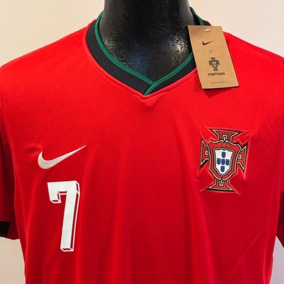 Al Nassr FC Portugal Cristiano Ronaldo Jersey # 7 , Unisex - Picture 7 of 16